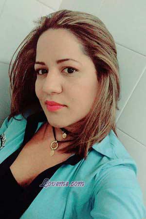 175488 - Noemy Age: 38 - Colombia