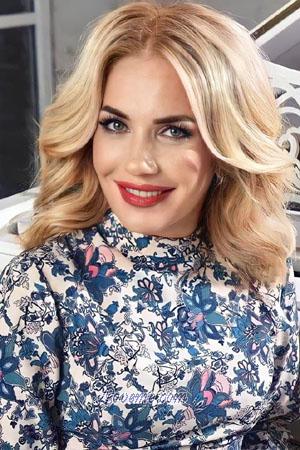 186749 - Laura Age: 57 - Ukraine